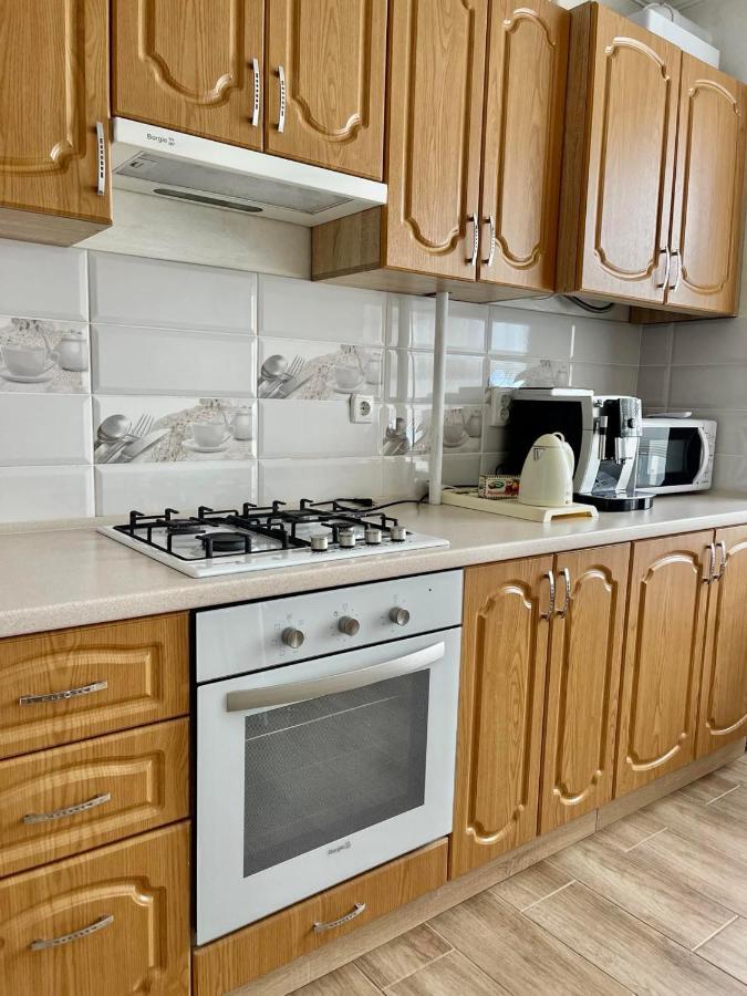 Atlant Luxury Family Apart Поряд З Тц Депот, Безконтактне Заселення Tjernivtsi Exteriör bild