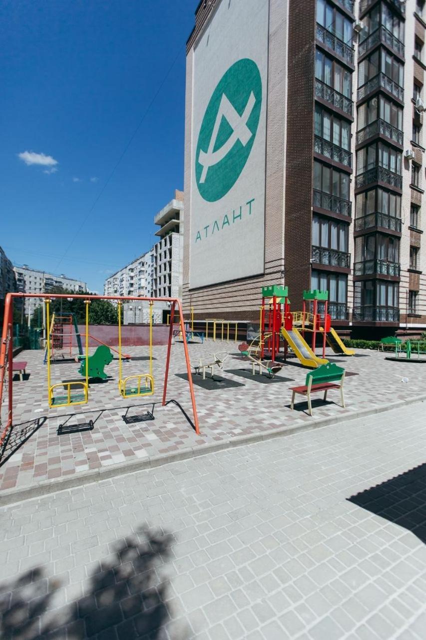 Atlant Luxury Family Apart Поряд З Тц Депот, Безконтактне Заселення Tjernivtsi Exteriör bild