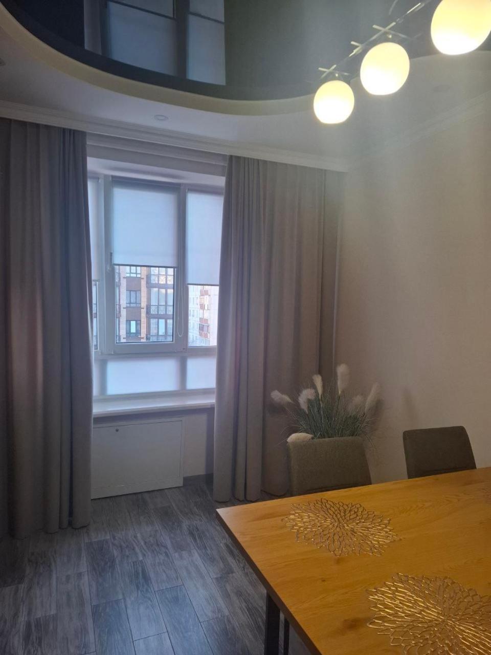 Atlant Luxury Family Apart Поряд З Тц Депот, Безконтактне Заселення Tjernivtsi Exteriör bild
