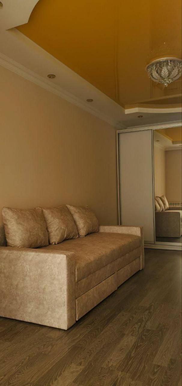 Atlant Luxury Family Apart Поряд З Тц Депот, Безконтактне Заселення Tjernivtsi Exteriör bild