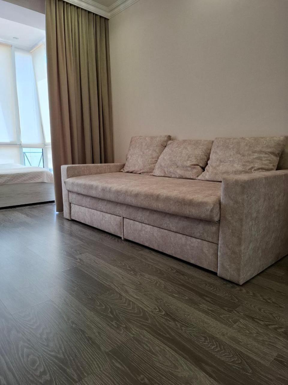 Atlant Luxury Family Apart Поряд З Тц Депот, Безконтактне Заселення Tjernivtsi Exteriör bild